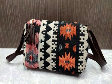 Stylish Pouch Sling Bag for Everyday Use 118